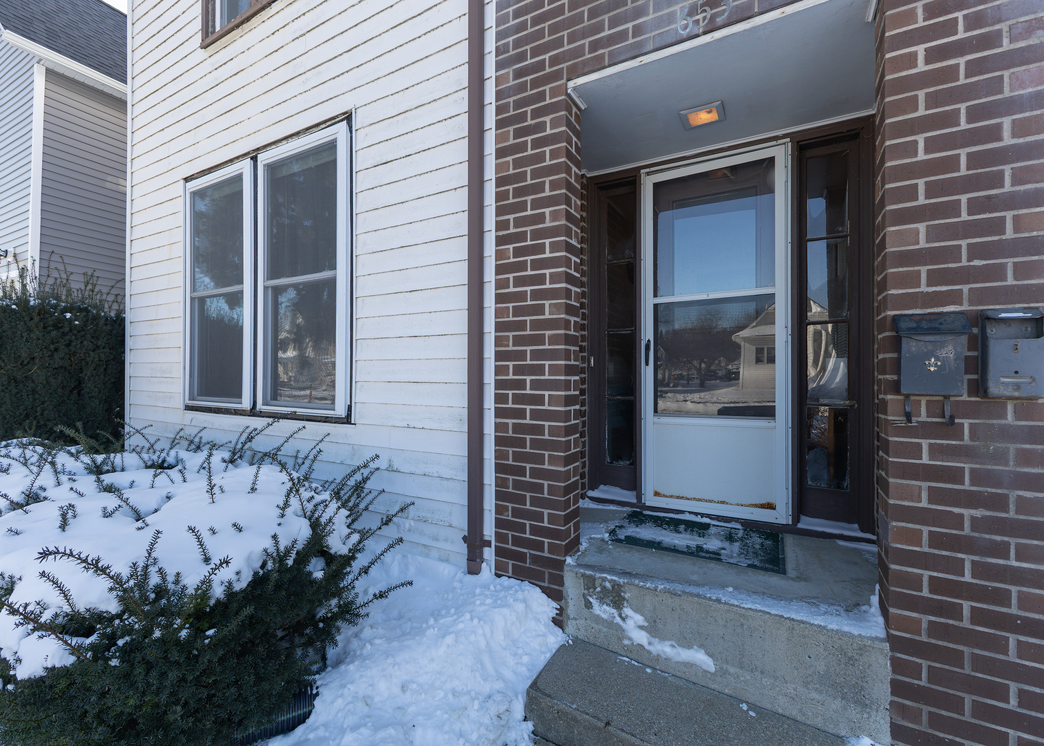 653 2nd Avenue South Clinton, IA 52732 - Photo 2 of 27