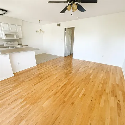 $1,100 | 1516 Aztec Avenue, Unit 207, Metairie, LA 70005