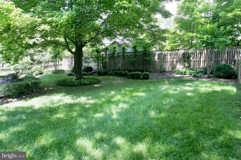 6909 Fairfax Road Bethesda, MD 20814 - Photo 21 of 30 Exterior (Rear)