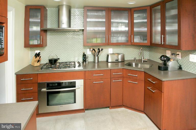 6909 Fairfax Road Bethesda, MD 20814 - Photo 9 of 30 Kitchen