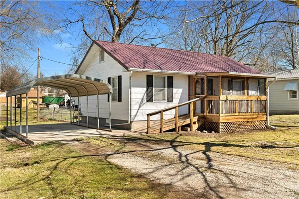 $136,900 | 208 West Park Street, Rich Hill, MO 64779