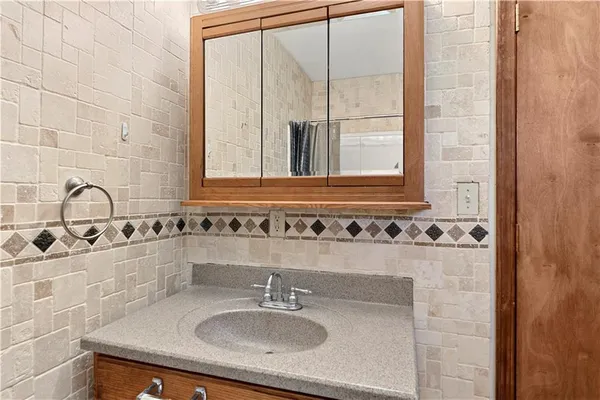 $136,900 | 208 West Park Street, Rich Hill, MO 64779