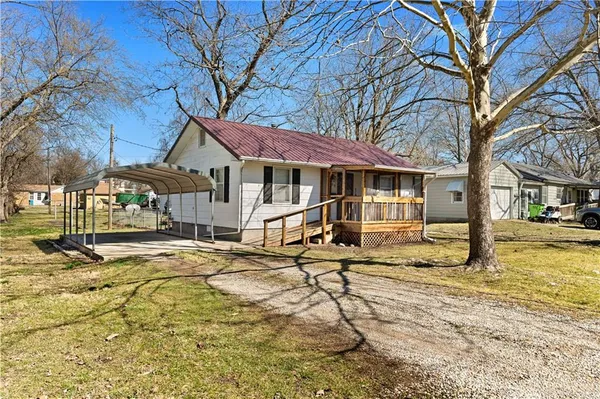 $136,900 | 208 West Park Street, Rich Hill, MO 64779