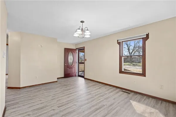 $136,900 | 208 West Park Street, Rich Hill, MO 64779