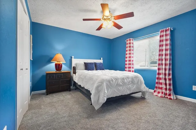 $249,900 | 5 Pembrook Circle, Bloomington, IL 61704