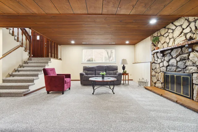 $249,900 | 5 Pembrook Circle, Bloomington, IL 61704