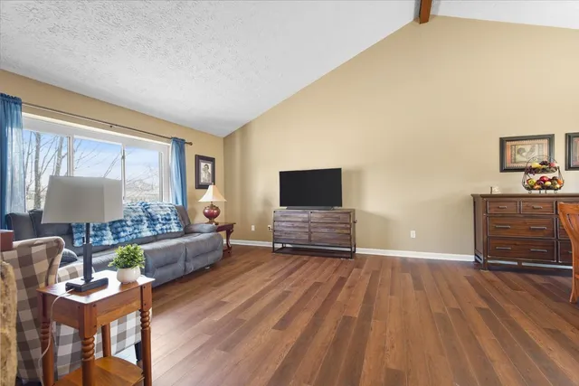 $249,900 | 5 Pembrook Circle, Bloomington, IL 61704