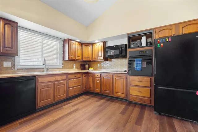 $249,900 | 5 Pembrook Circle, Bloomington, IL 61704