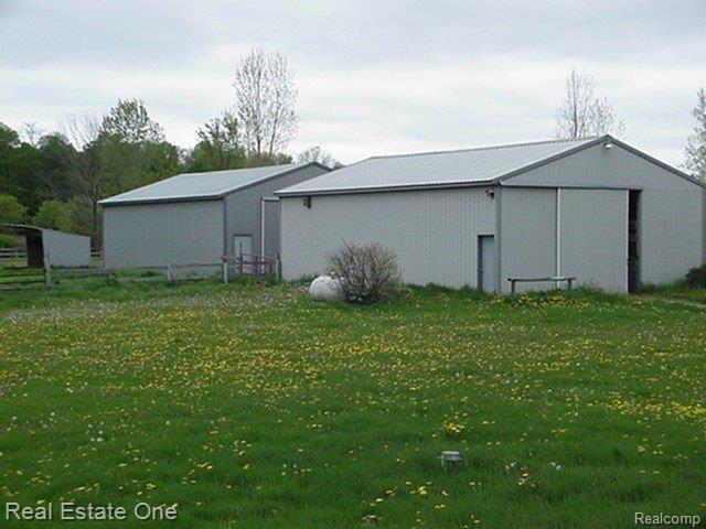 62425 Wolcott Road Ray, MI 48096 - Photo 3 of 19 barns