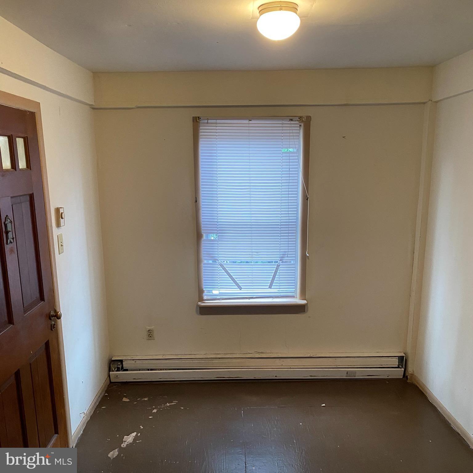 413 Croyden Road Upper Darby, PA 19082 - Photo 3 of 17