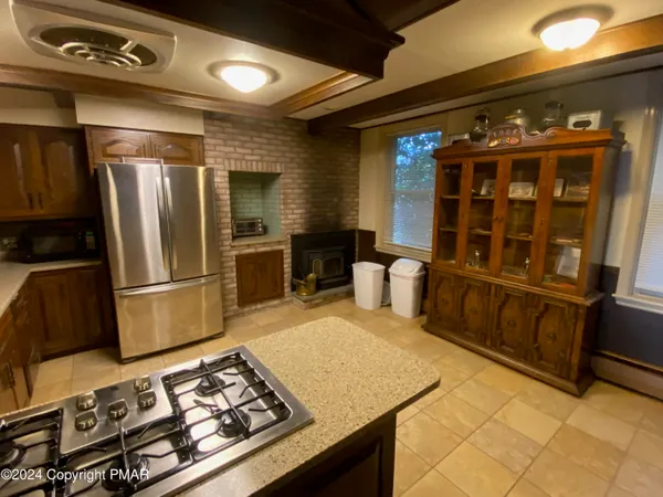 $600,000 | 10491 River Road, New Columbia, PA 17856