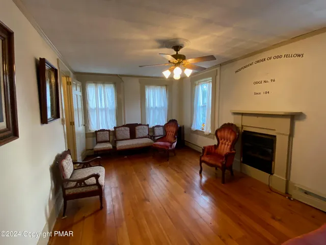 $600,000 | 10491 River Road, New Columbia, PA 17856