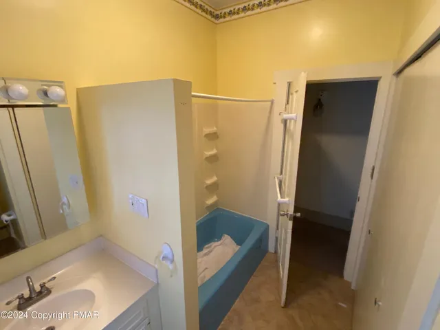 $600,000 | 10491 River Road, New Columbia, PA 17856