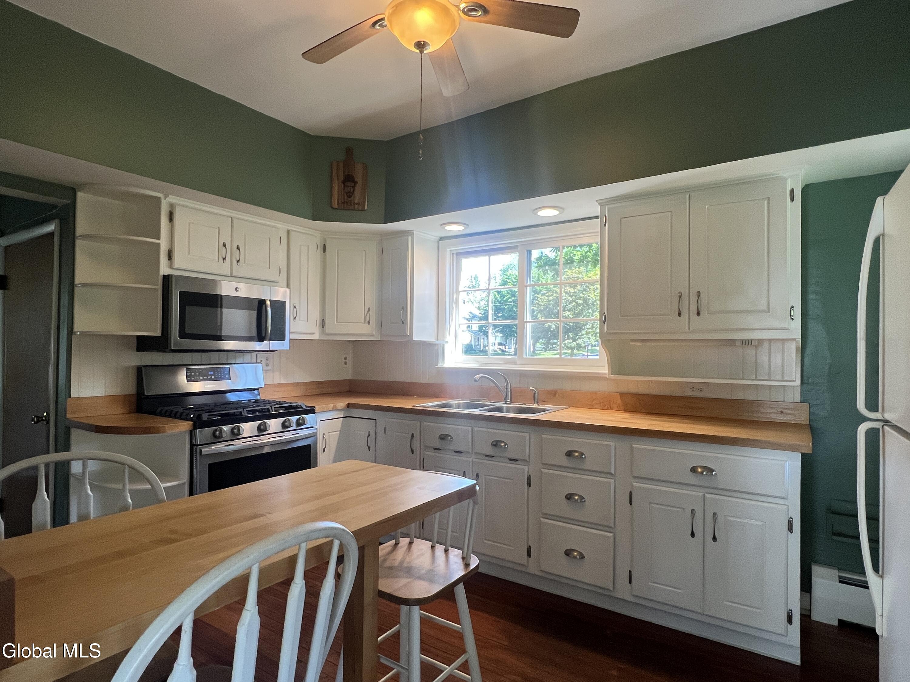 138 Eastholm Road Schenectady, NY 12304 - Photo 19 of 61 IMG_9988