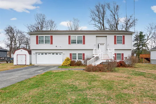 $439,000 | 15 Wright Avenue, Hyde Park, NY 12538