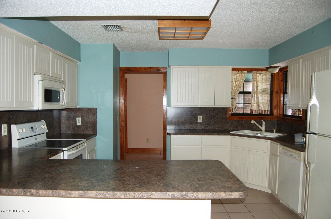 4882 Inca Fleming Island Fleming Island, FL 32003 - Photo 3 of 14 Kitchen