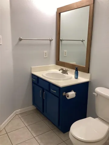 $2,300 | 3721 Oak Street, Fort Worth, TX 76040