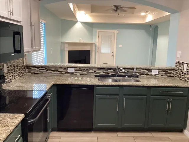 $2,300 | 3721 Oak Street, Fort Worth, TX 76040