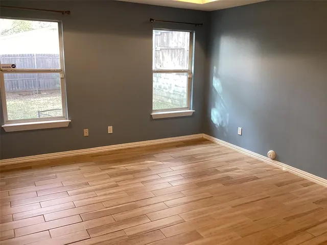 $2,300 | 3721 Oak Street, Fort Worth, TX 76040