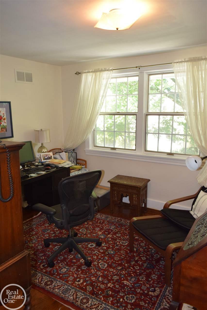114 Muir Road Grosse Pointe Farms, MI 48236 - Photo 14 of 23