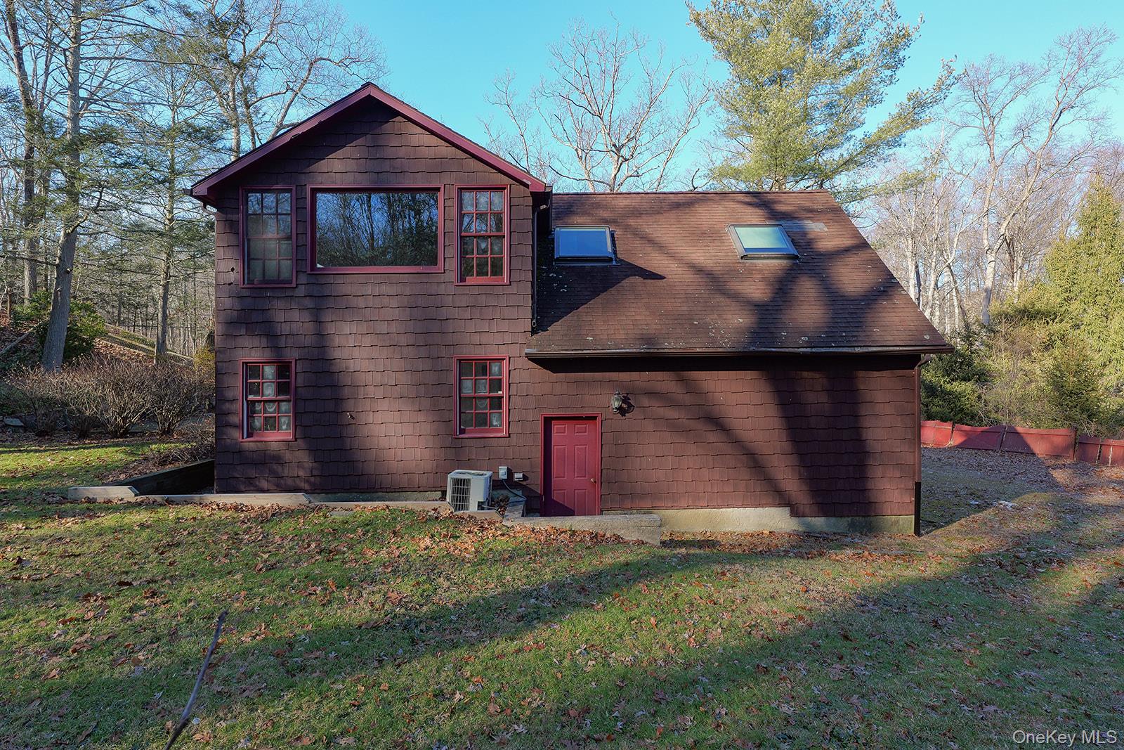 398 Illington Road Ossining, NY 10562 - Photo 4 of 19