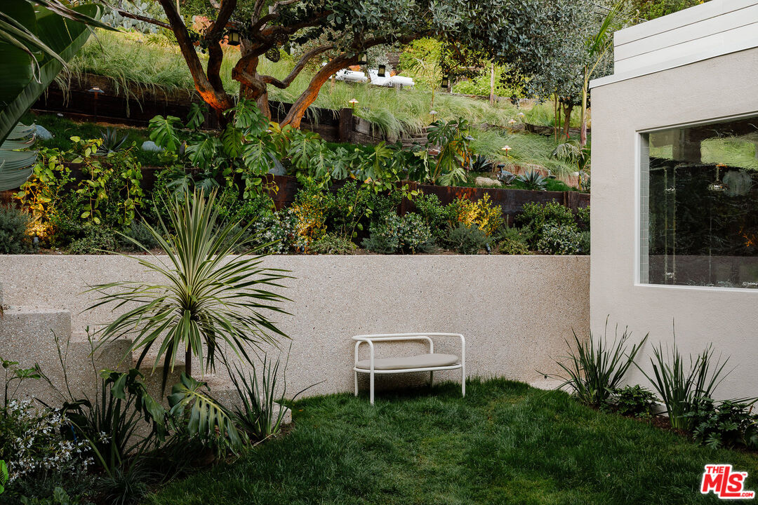 2544 Greenvalley Road Los Angeles, CA 90046 - Photo 19 of 56