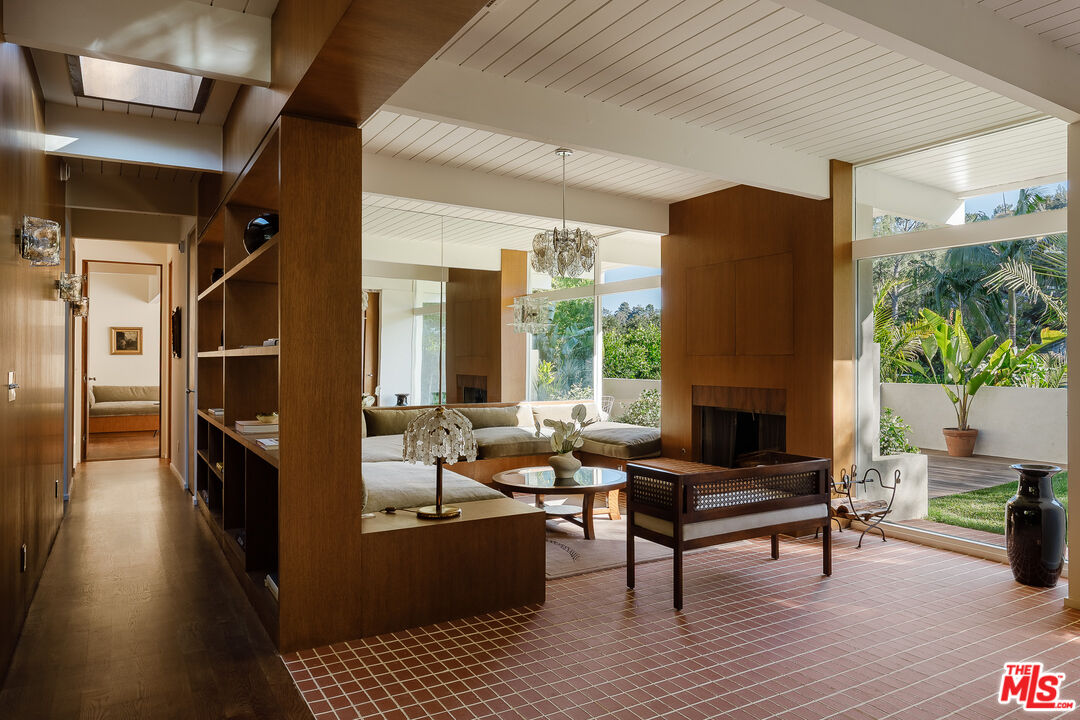 2544 Greenvalley Road Los Angeles, CA 90046 - Photo 20 of 56