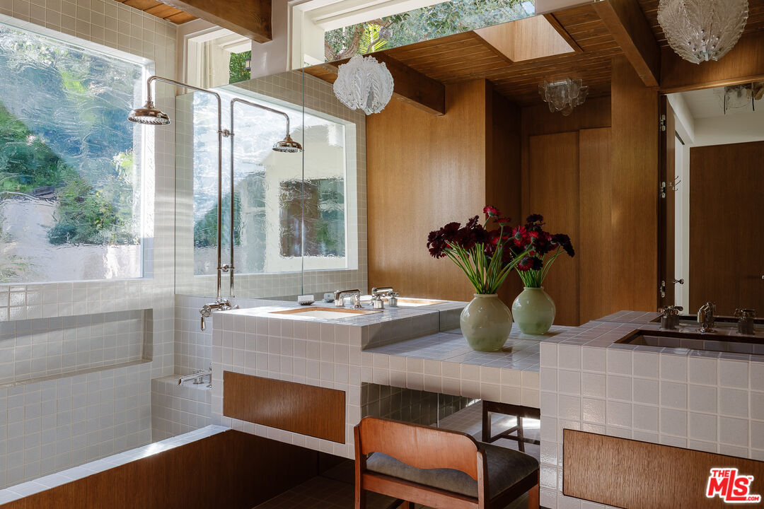 2544 Greenvalley Road Los Angeles, CA 90046 - Photo 25 of 56