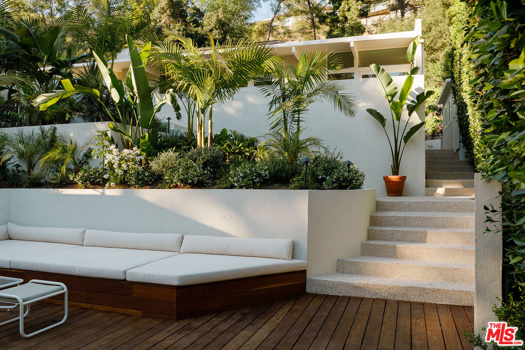 2544 Greenvalley Road Los Angeles, CA 90046 - Photo 41 of 56
