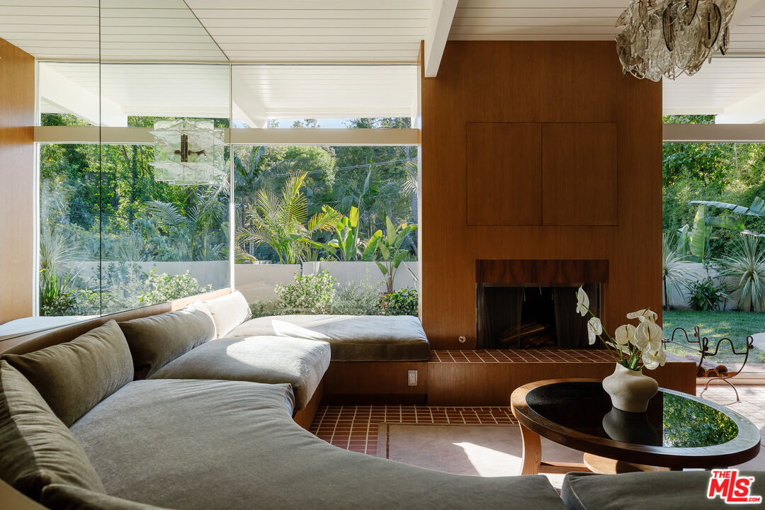 2544 Greenvalley Road Los Angeles, CA 90046 - Photo 7 of 56