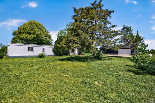 $250,000 | 7641 Southeast Croco Road, Berryton, KS 66409