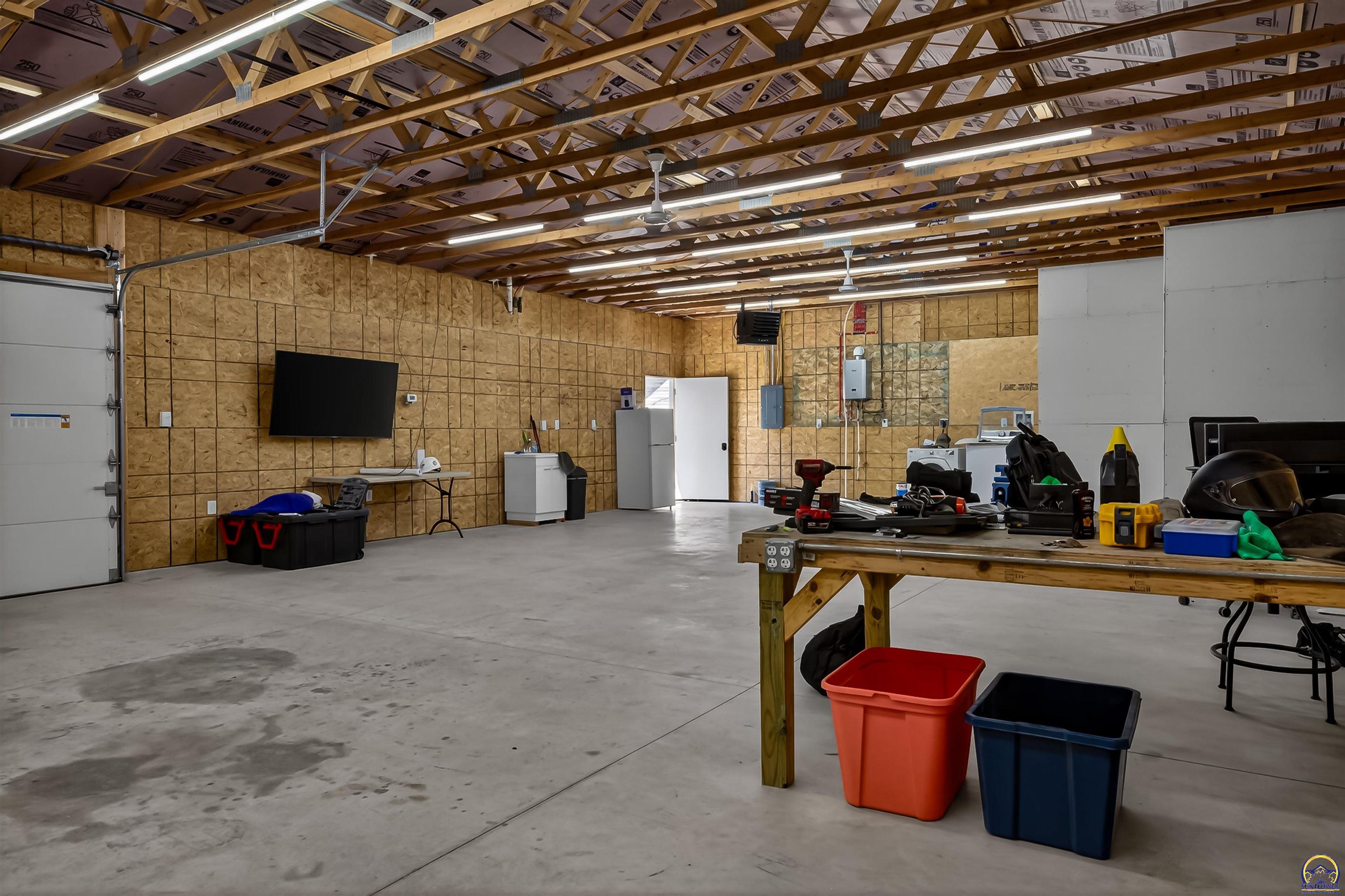 7641 Southeast Croco Road Berryton, KS 66409 - Photo 11 of 24