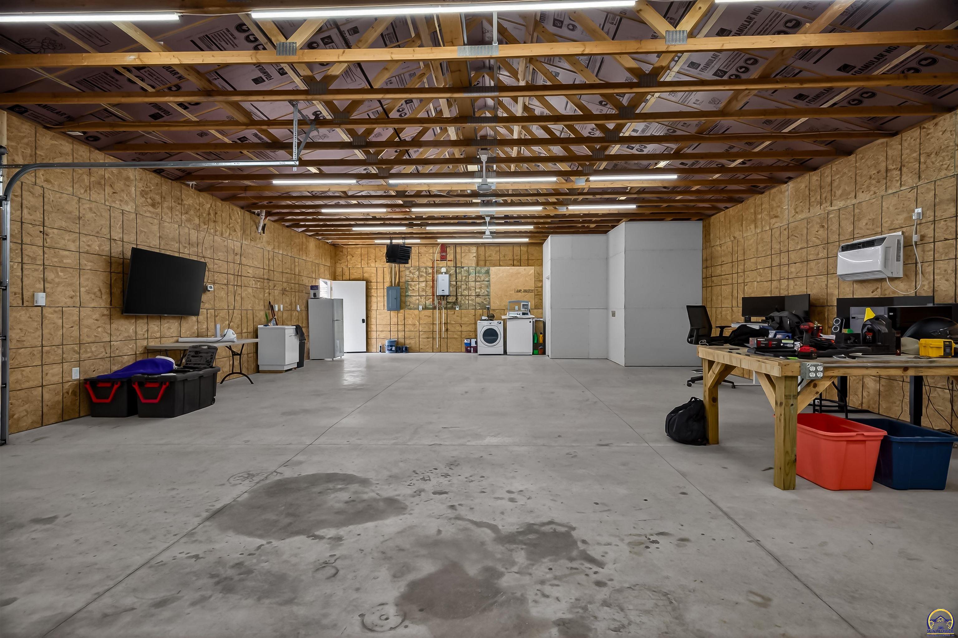 7641 Southeast Croco Road Berryton, KS 66409 - Photo 7 of 24