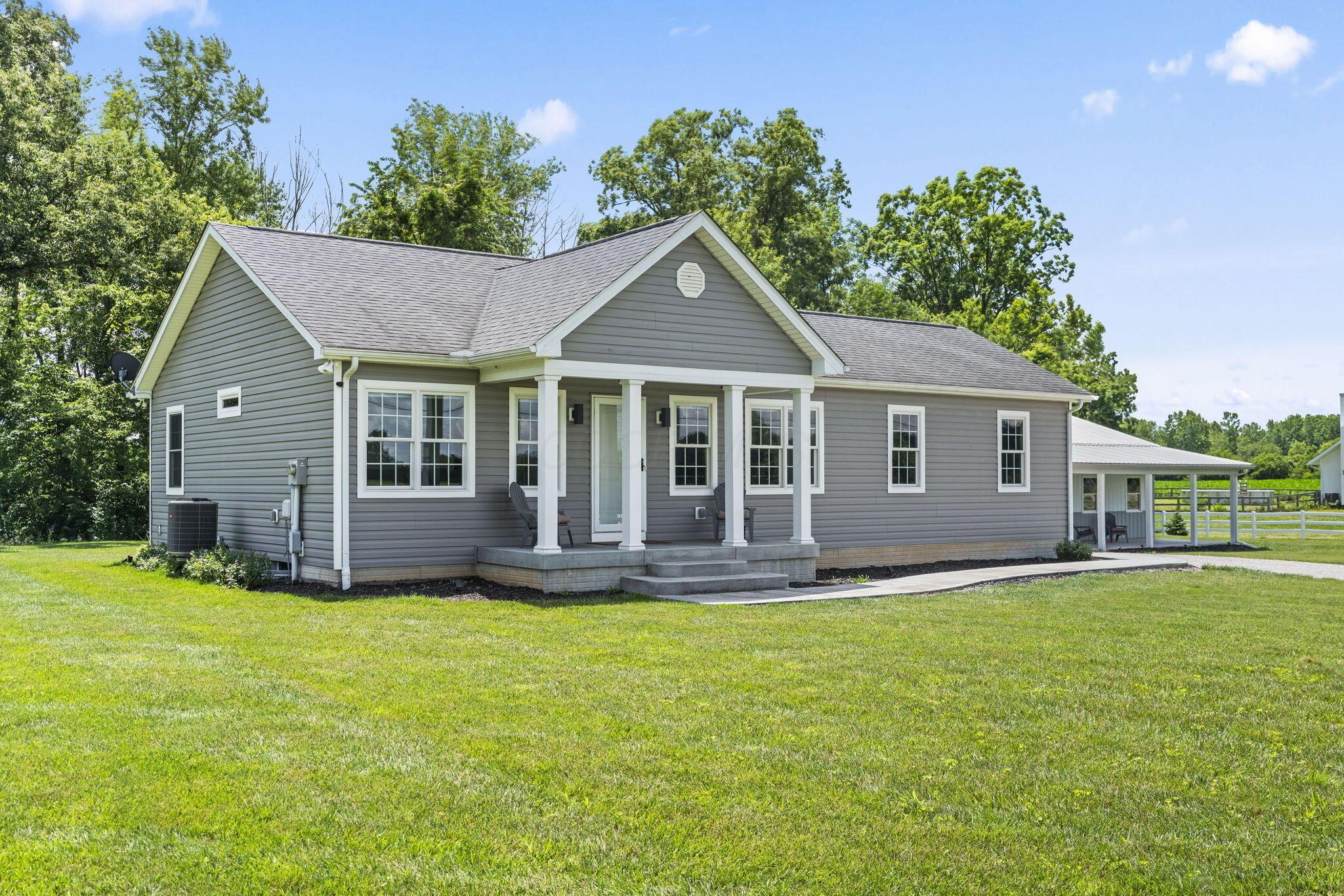 5293 Duvall Road Ashville, OH 43103 - Photo 4 of 57