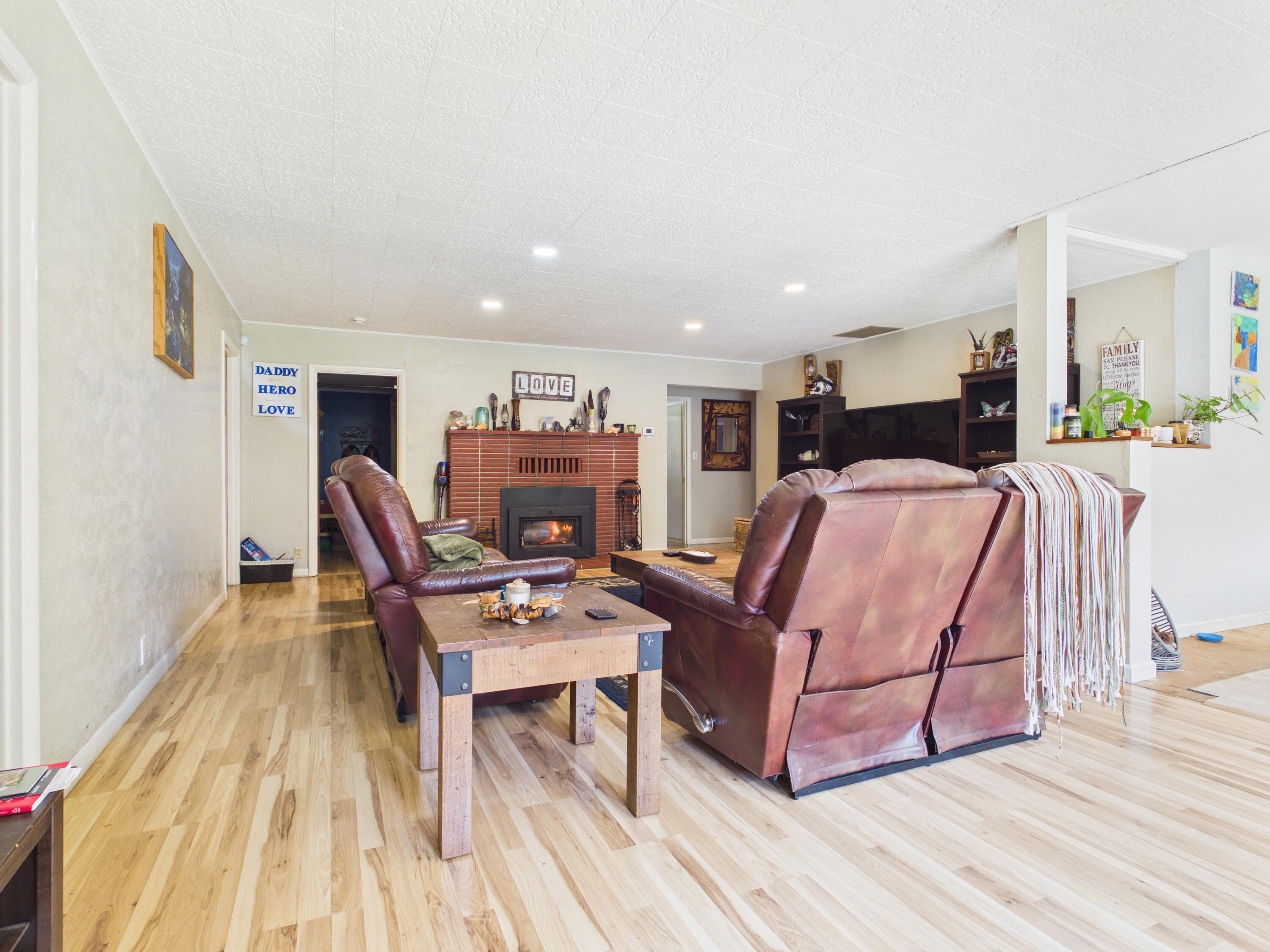 56 River Road Miranda, CA 95553 - Photo 5 of 35