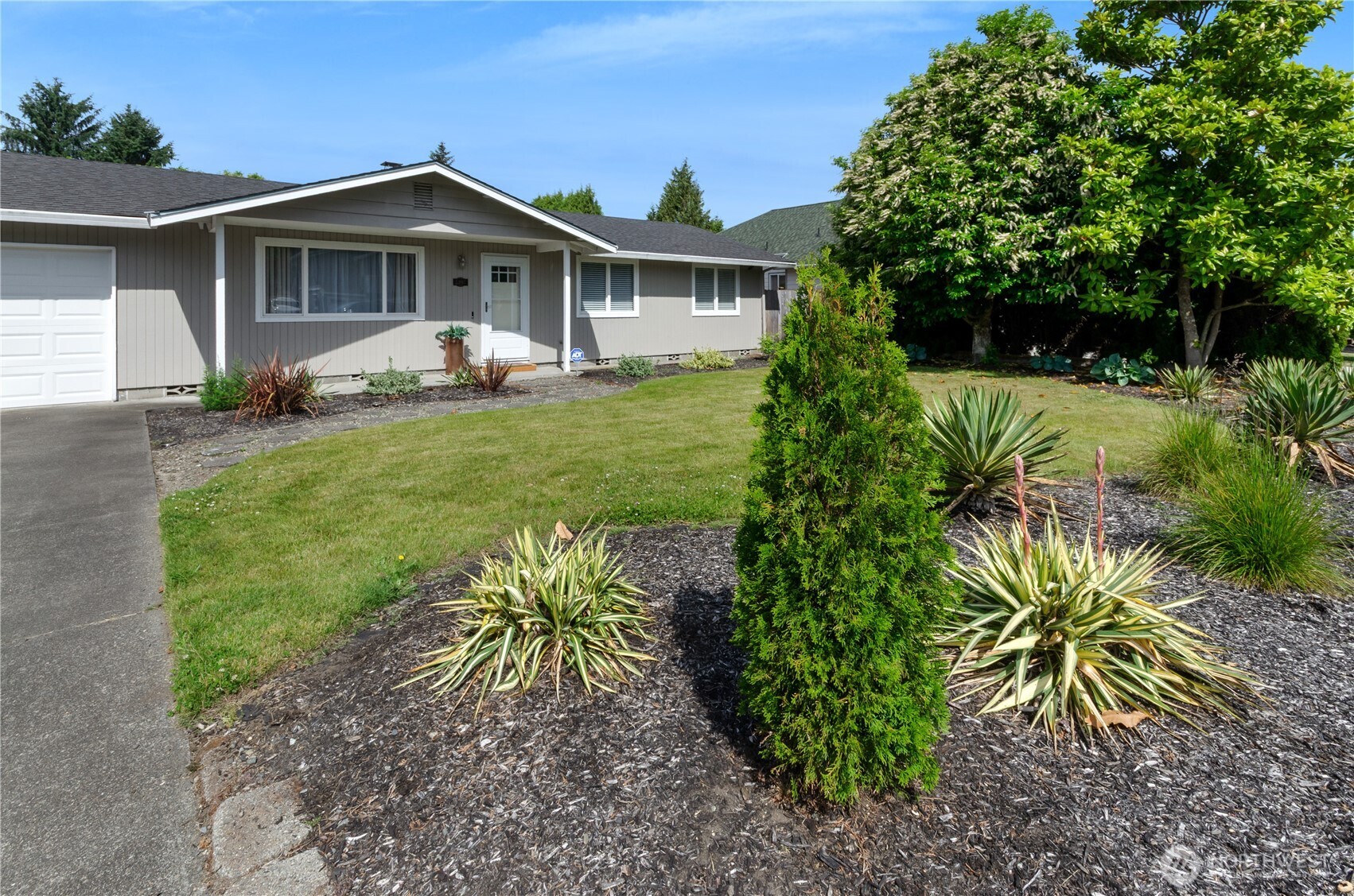 5907 Armour Loop Southeast Olympia, WA 98513 - Photo 5 of 35 Gallery Image 5