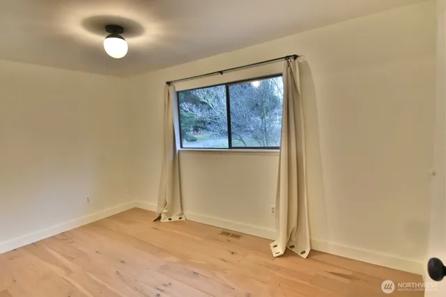 $3,800 | 5033 99th Street Southwest, Mukilteo, WA 98275