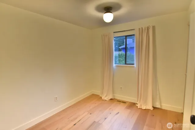 $3,800 | 5033 99th Street Southwest, Mukilteo, WA 98275