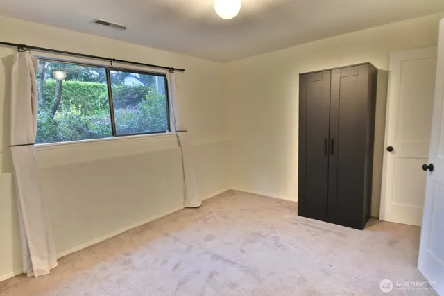 $3,800 | 5033 99th Street Southwest, Mukilteo, WA 98275