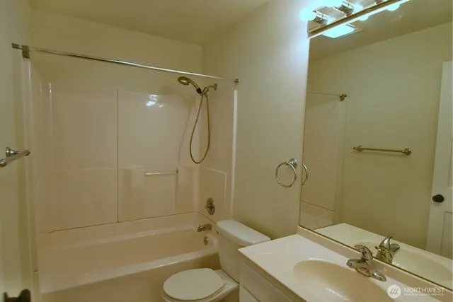 $3,800 | 5033 99th Street Southwest, Mukilteo, WA 98275