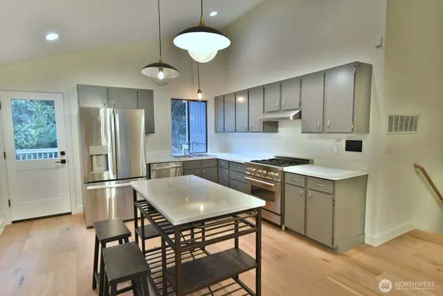 $3,800 | 5033 99th Street Southwest, Mukilteo, WA 98275