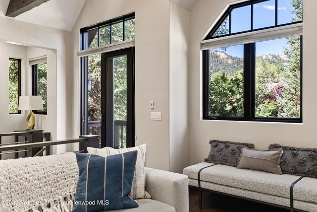 a view of an outdoor space