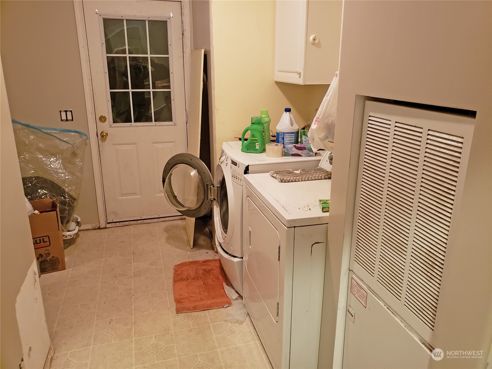 7130 196th Avenue Southwest Rochester, WA 98579 - Photo 15 of 36 a bathroom with a sink and a mirror