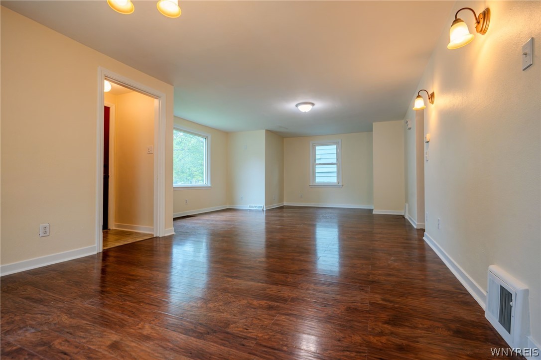 229 Carmel Road Buffalo, NY 14214 - Photo 4 of 47 Gallery Image 4