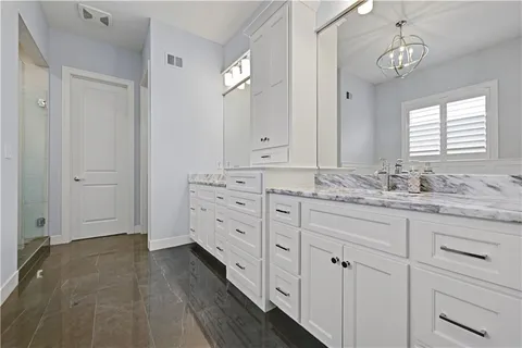 $995,000 | 10715 West 142nd Terrace, Overland Park, KS 66221