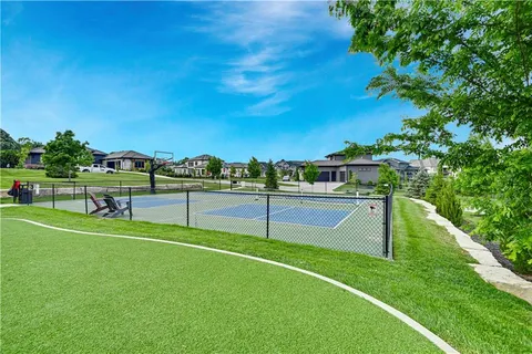 $995,000 | 10715 West 142nd Terrace, Overland Park, KS 66221