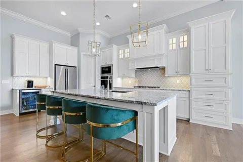 $995,000 | 10715 West 142nd Terrace, Overland Park, KS 66221