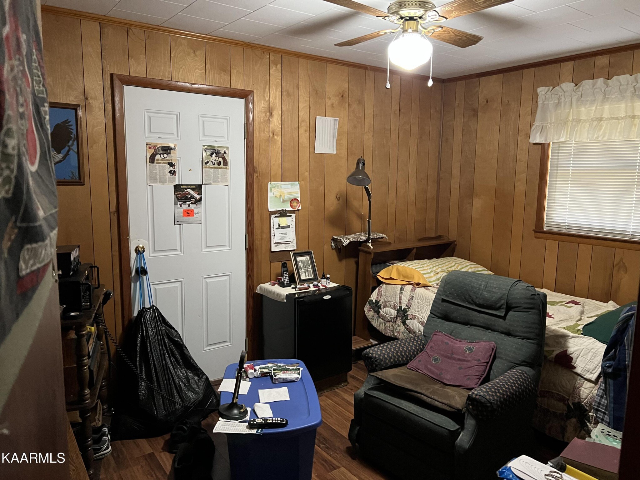 969 Unity Church Road Jamestown, TN 38556 - Photo 21 of 24 a living room with furniture and a window