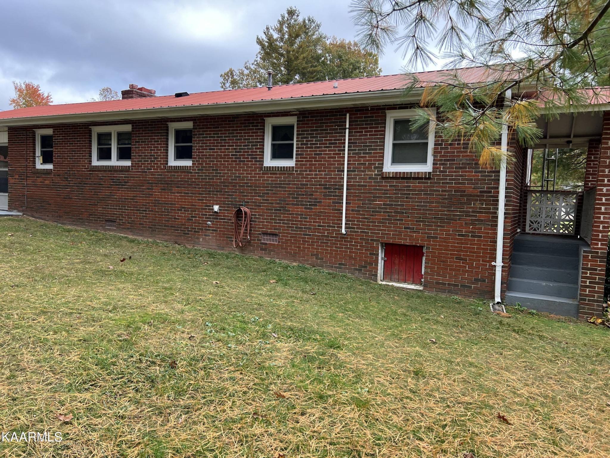 969 Unity Church Road Jamestown, TN 38556 - Photo 4 of 24 a view of a house with a yard