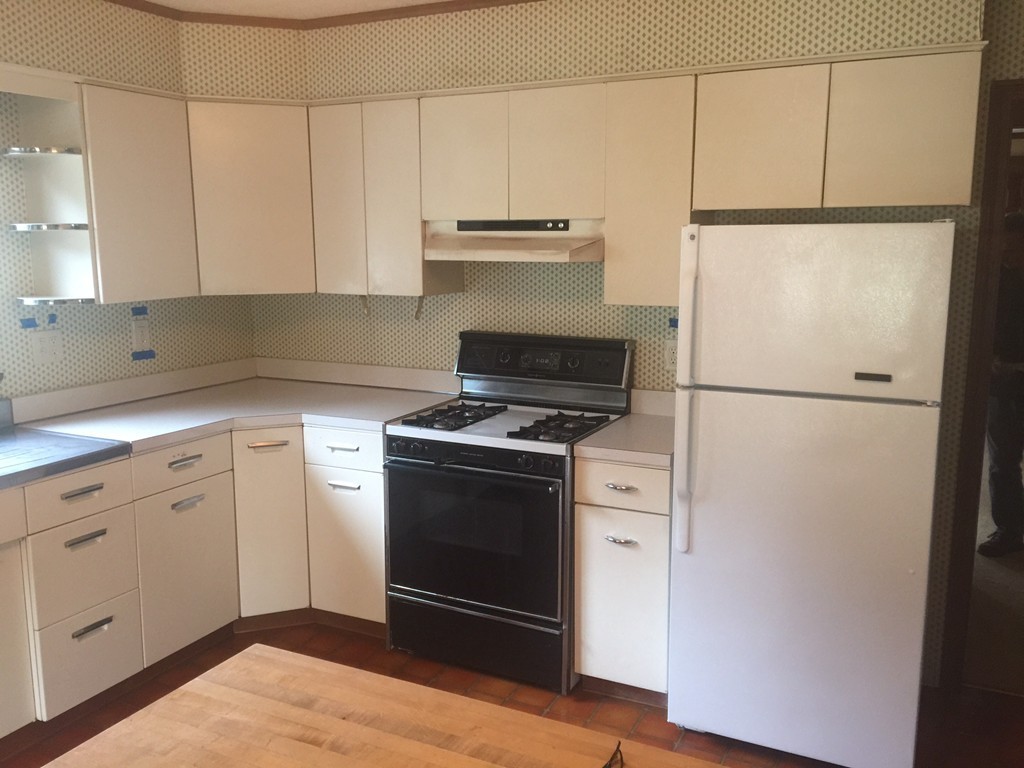 272 Morgan Road West Springfield, MA 01089 - Photo 2 of 19